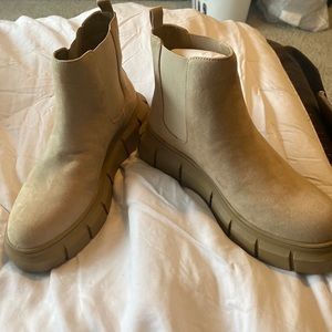 Size 7 BP cream boots